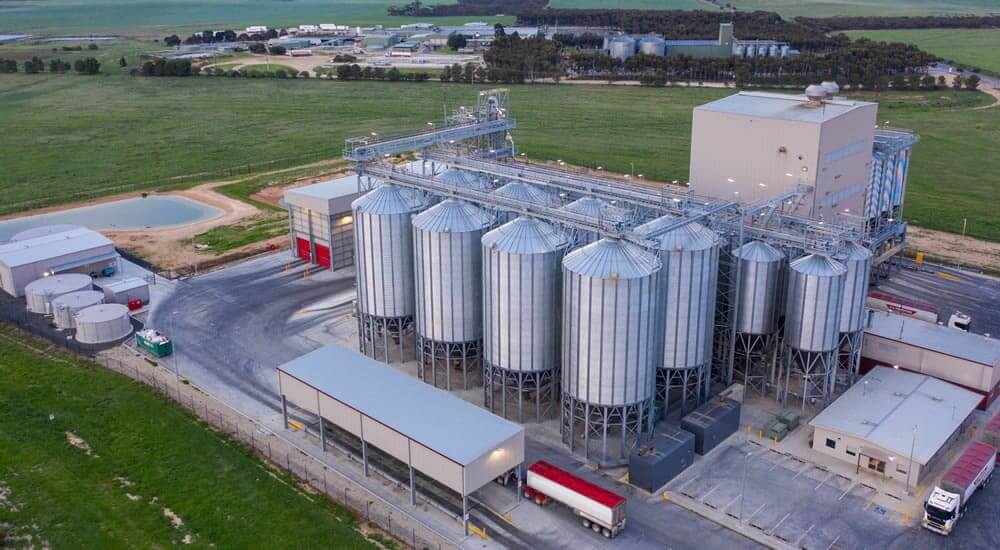 Feed mill slide